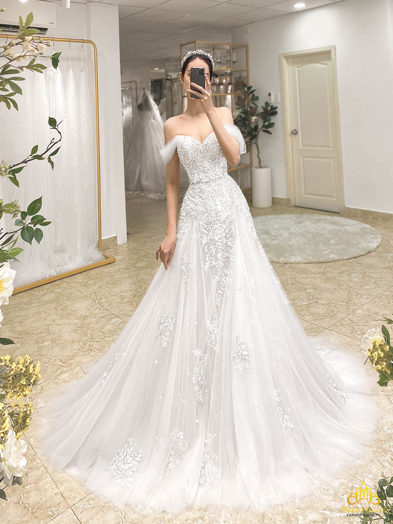 váy cưới fit and flare ren meera meera