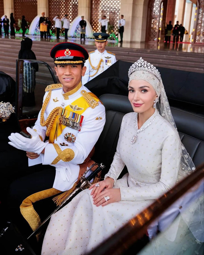 váy cưới kín cổng cao tường hoàng gia brunei