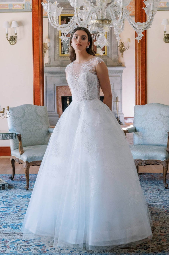 váy cưới mùa hè tay ngắn đắp ren 2022
