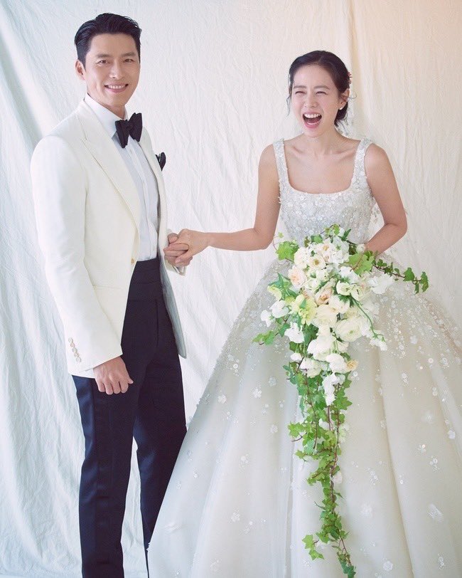váy cưới Son Ye Jin