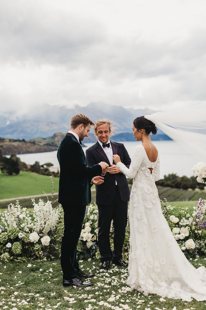 xuong may ao cuoi cao cap meera meera fashion concept nicole-warne-gary-pepper-girl-and-luke-shadbolt-wedding