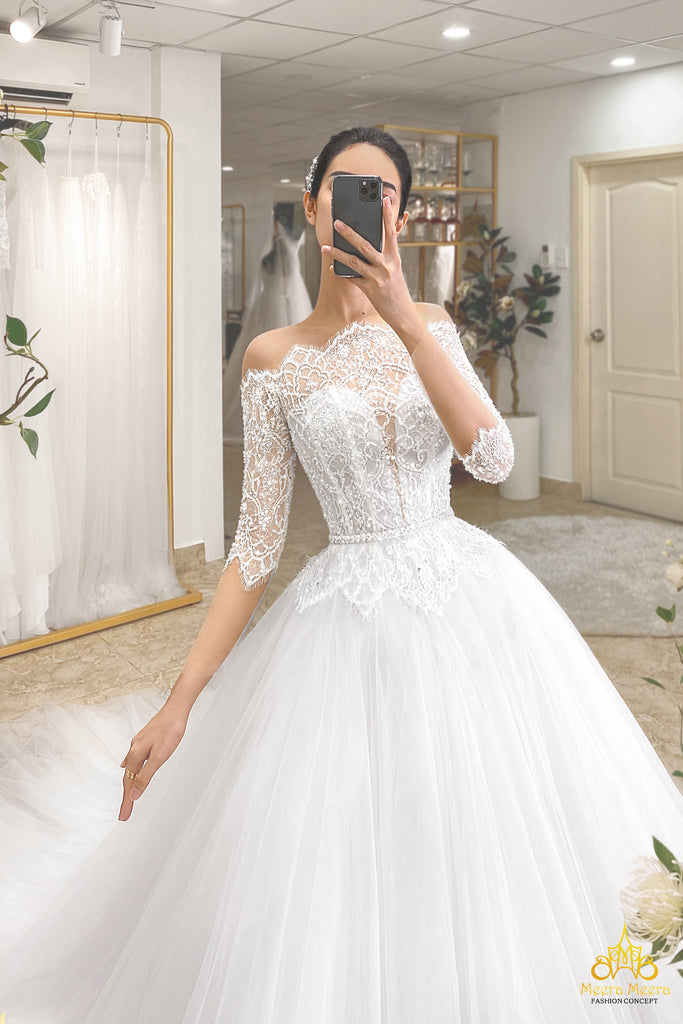 Ngắm nhìn 10 mẫu váy cưới trễ vai 2023 đẹp quyến rũ nhất