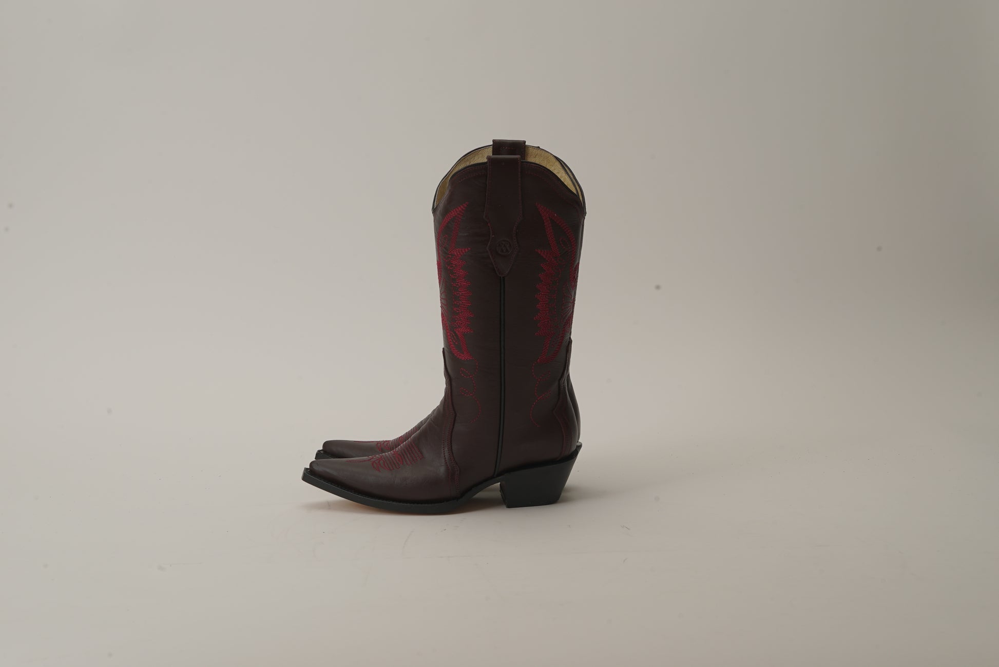 Jornada vino / Jornada burgundy boots – Messeguer