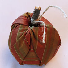 Load image into Gallery viewer, Vintage fabric Pumpkins
