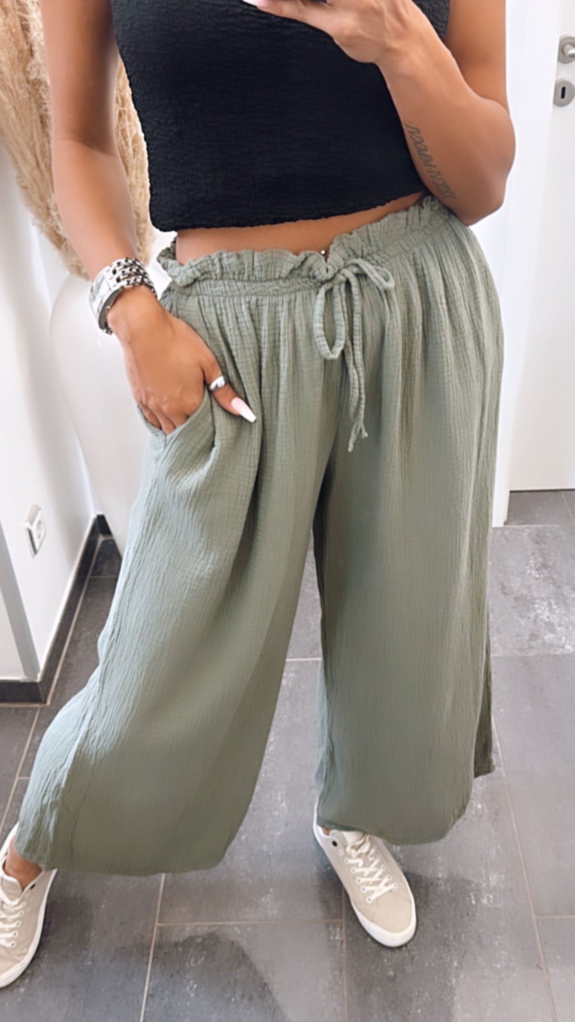 lockere, lange Musselin Hose / khaki Art. 6294