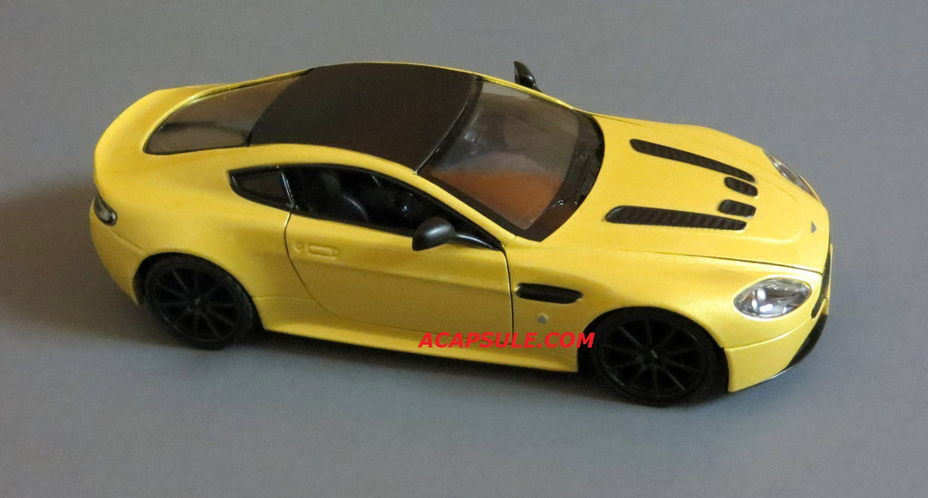 aston martin v8 vantage diecast model