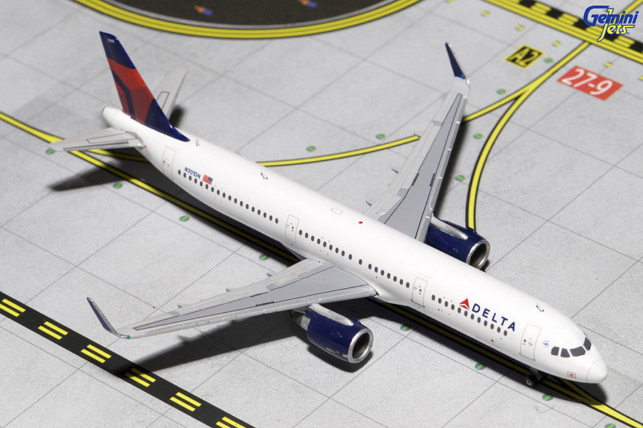 delta airplane toy