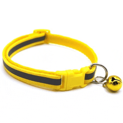 Adjustable collar with a cool bell suitable for cats and dogs