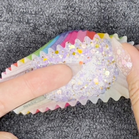 cupcake liner for applying chunky glitter dip nails