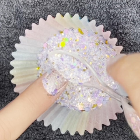 apply chunky glitter nails with spoon