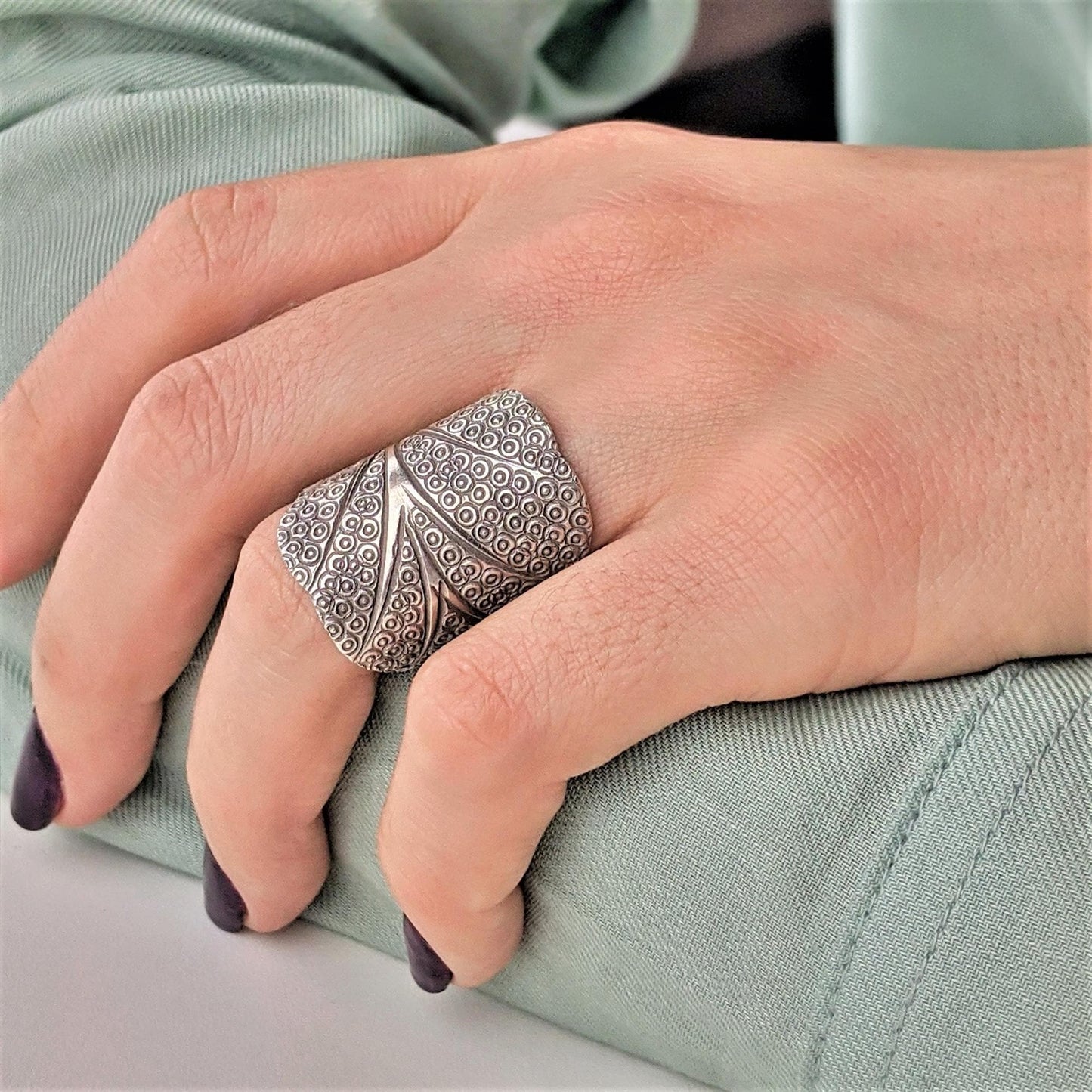 Pure Silver Karen Hill Tribe Disc Sun Motif Half-Finger Armour Ring –  81stgeneration