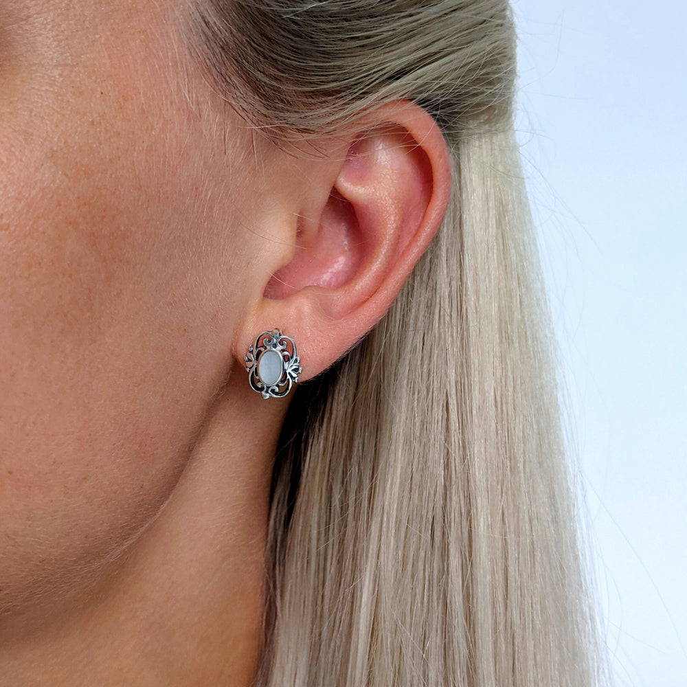 
                  
                    Sterling Silver Mother of Pearl Studs Filigree Frame Stud Earrings
                  
                
