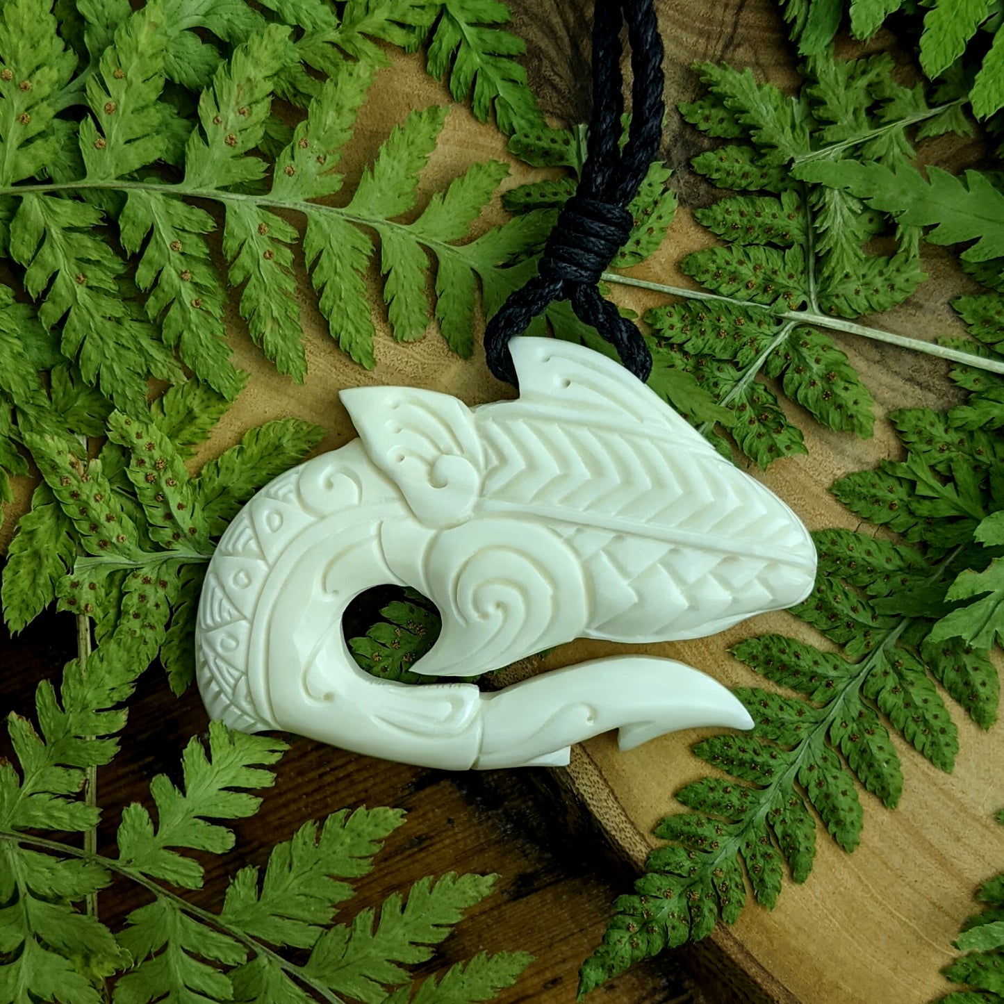 1PC Women's Men's Handmade Carved New Zealand Maori Yak Bone