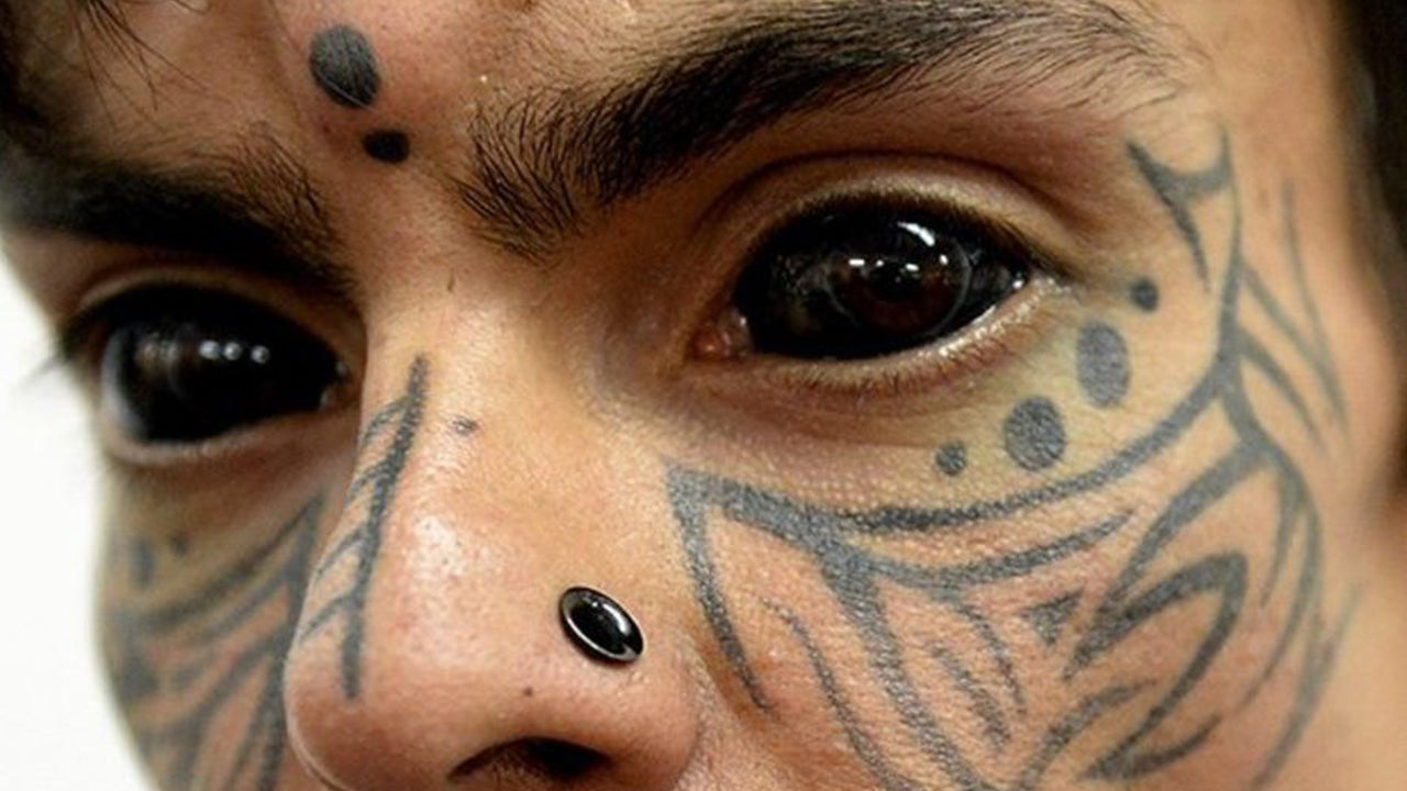 Eyeball tattoo: Model might get eye removed after eyeball tattoo goes  horribly wrong - TomoNews - YouTube