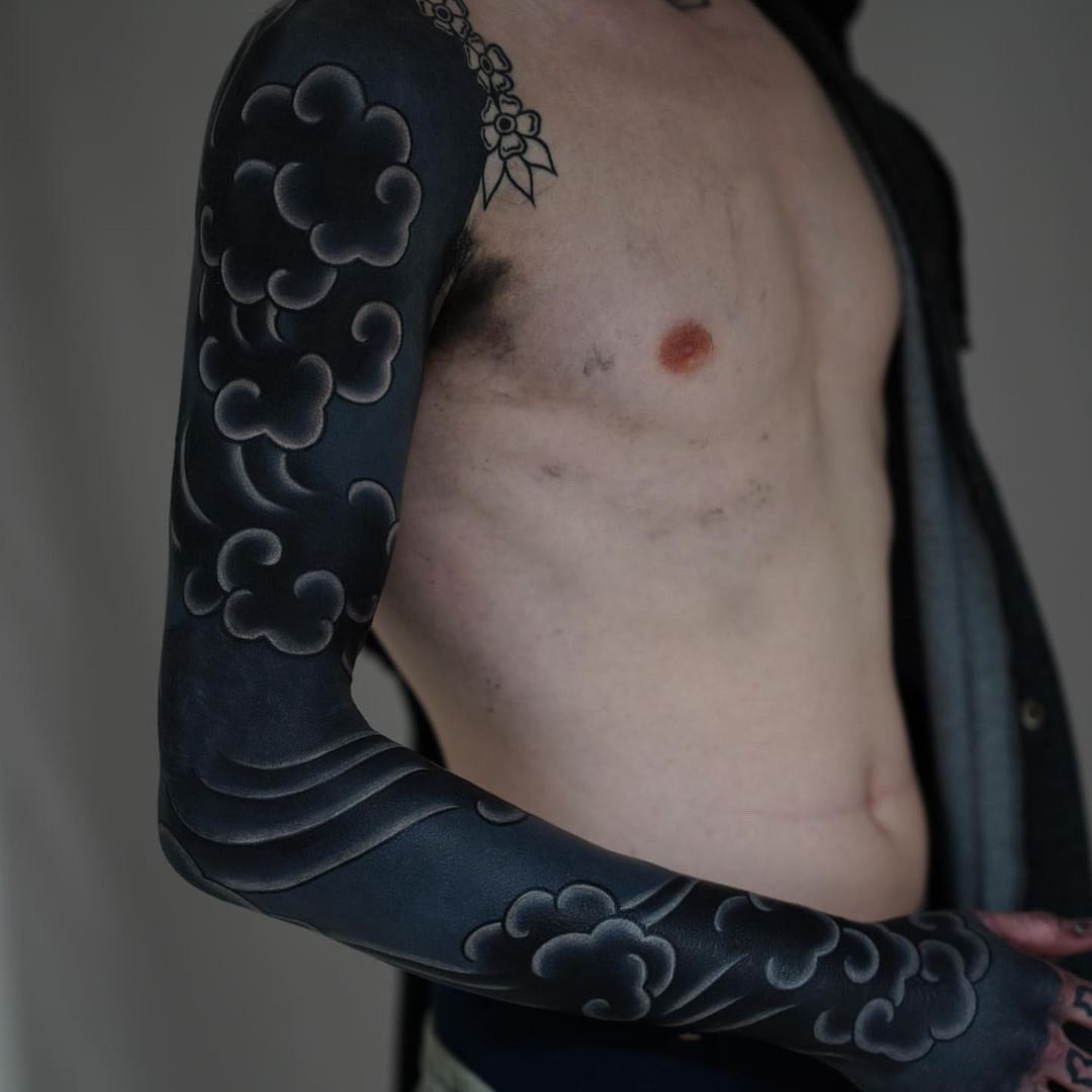 Machine Gun Kelly Stuns Fans With His Striking Blackout Tattoo