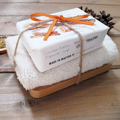 cosy cottage soap and dish gift set