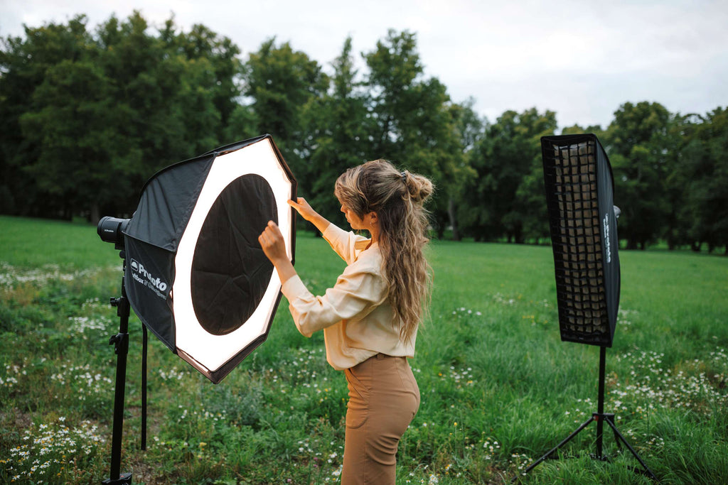 Profoto Softbox 1x4' Silver in use