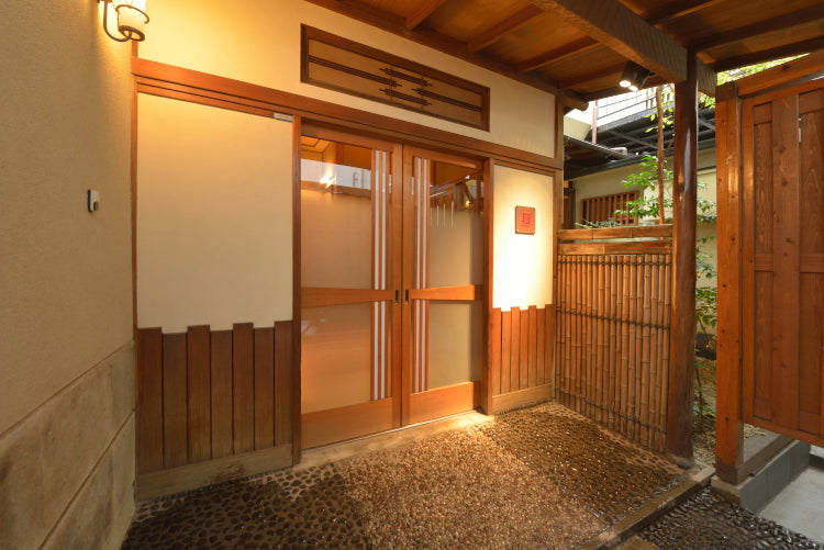 築70年の日本家屋を改装した、和洋折衷が魅力のレストランです