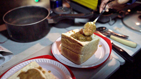 HOW to make a bunny chow