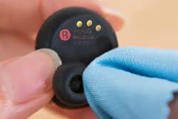 When a Noise Isolation Earbud Tip is dirty, wipe it with a soft dry cloth.