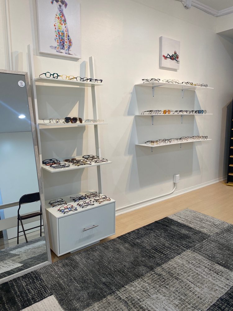 Los Angeles SureOptix Showroom Eye Glass Superstore, Get in and out in 15 minutes! Custom Loupes for Dentists are made here in Los Angeles