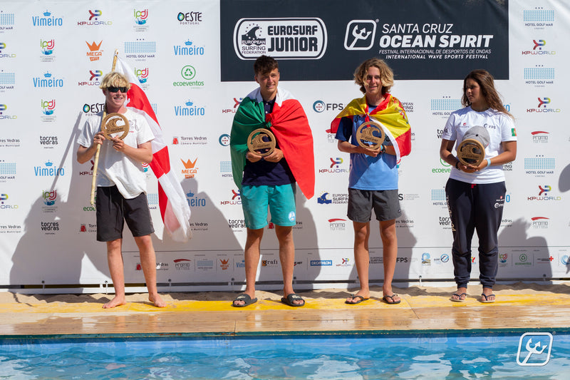 Arthur Randle and the other U18 Boys podium finishers holding their trophies