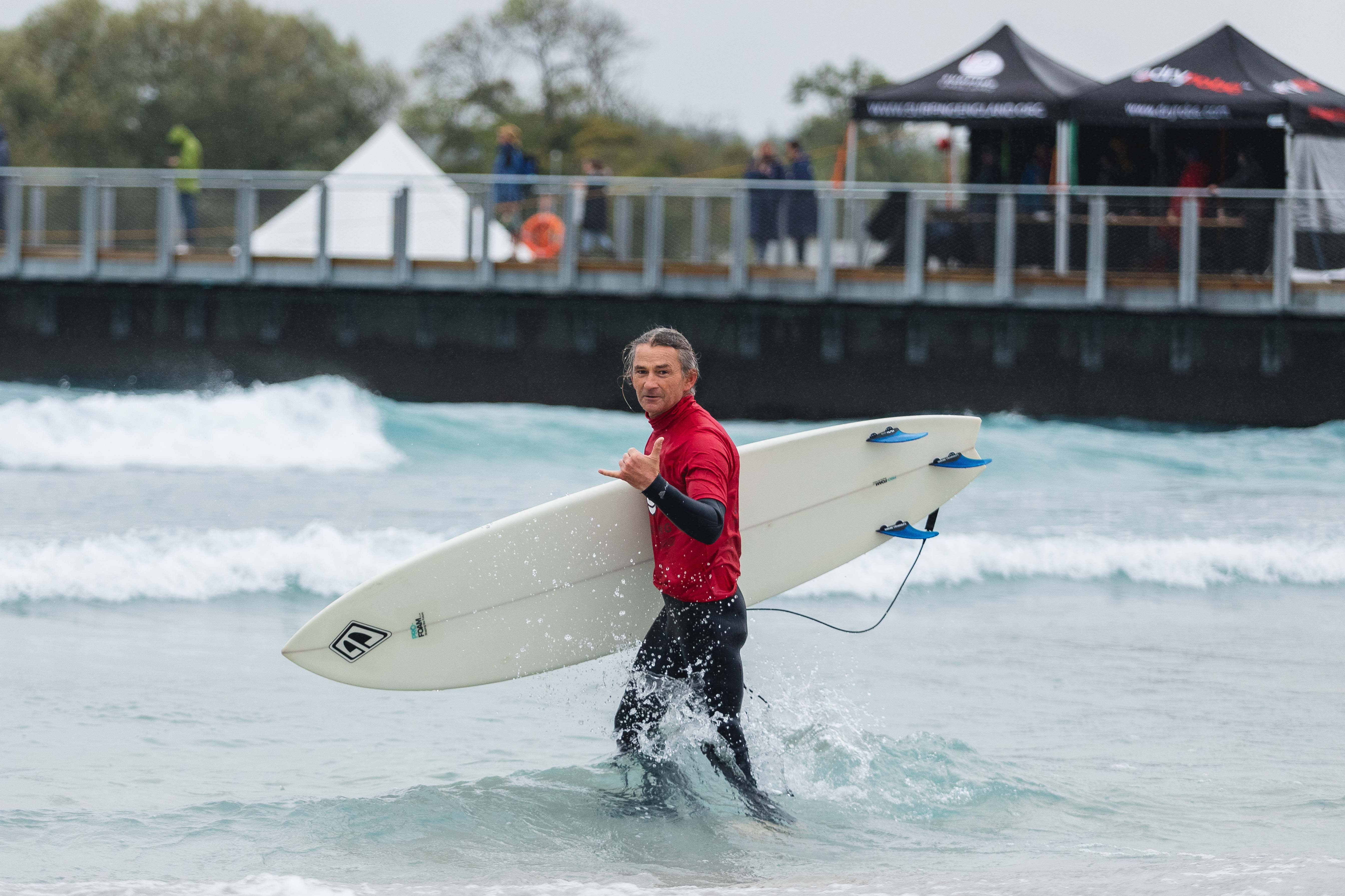 Pegleg Bennet competing at the 2020 Korev English Adaptive Surfing Open