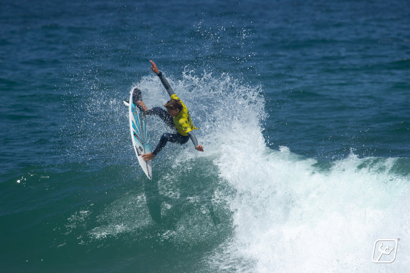 Lukas Skinner surfing at the 2022 Euro Surf Junior Championship