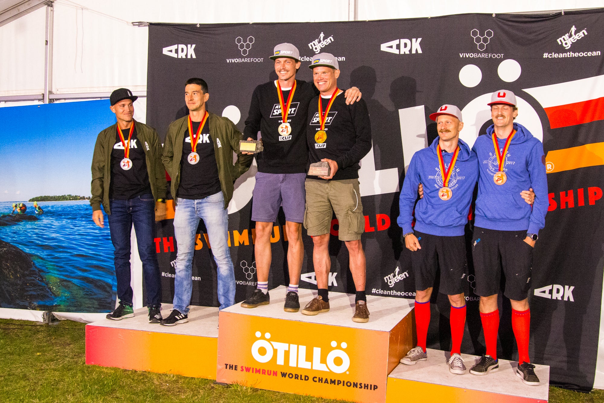 The winning men's teams - ÖTILLÖ Swimrun World Championship 2019