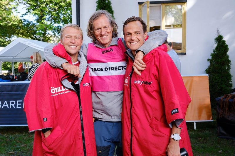 The winning Men’s team, Hugo Tormento and Max Andersson wearing red dryrobe® Advance change robes at the end of the 2022 World Championships