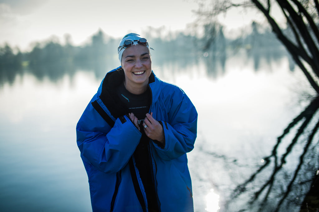 Keri-anne Payne wearing a dryrobe Advance. Photo by James Appleton