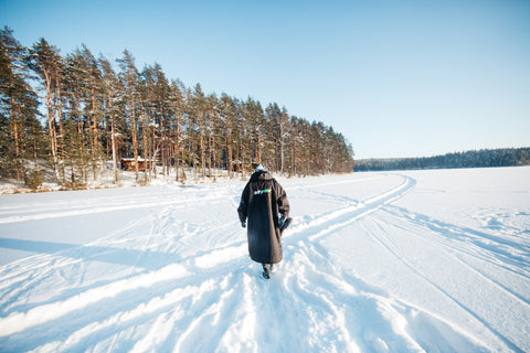 dryrobe, dryrobe, change robe, snow, ice, outdoor, adventure, explore, Johanna Nordblad, Elina Manninen