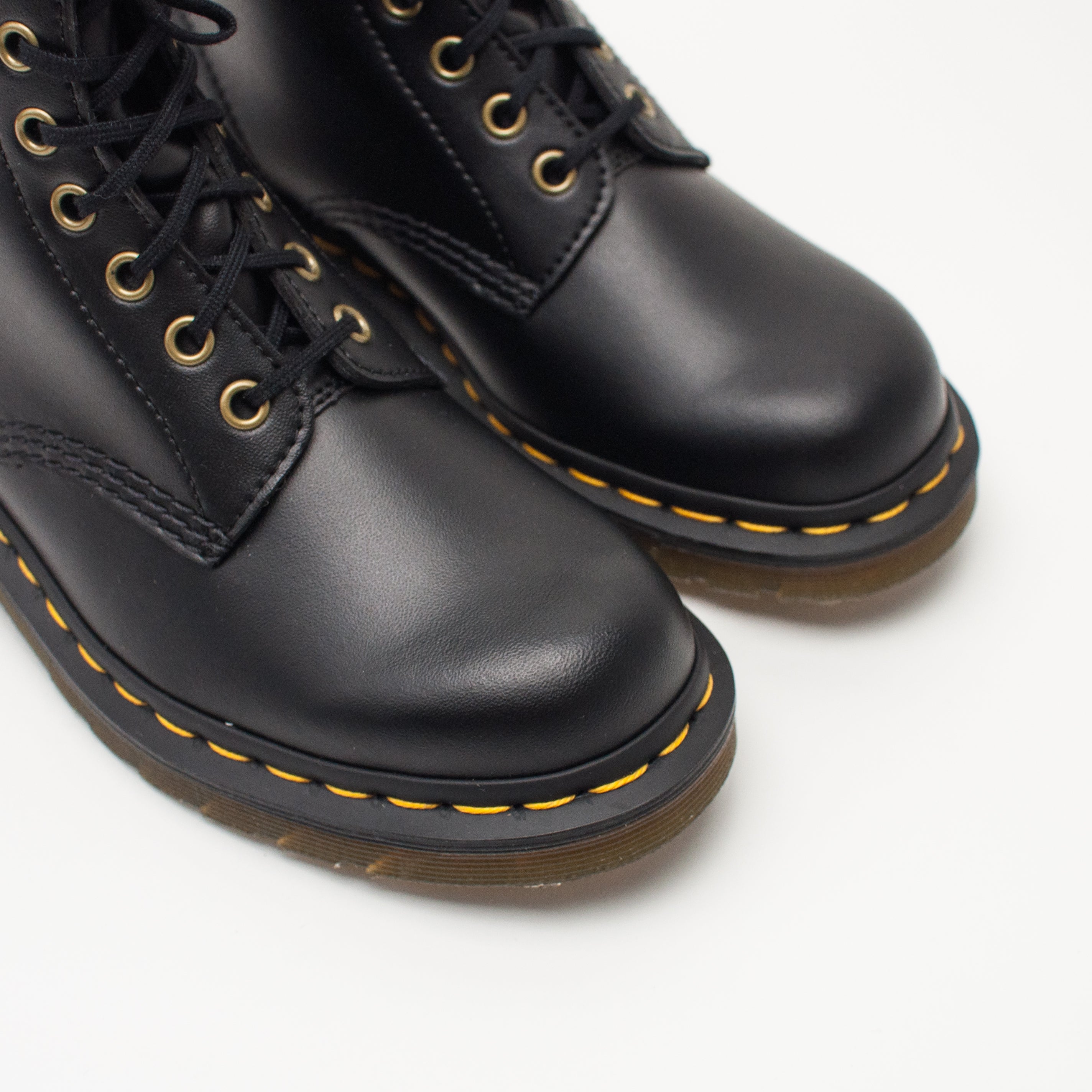 Dr. Martens botas 1460 8-eye vegana black 14045 001 | Moksín – Moksin