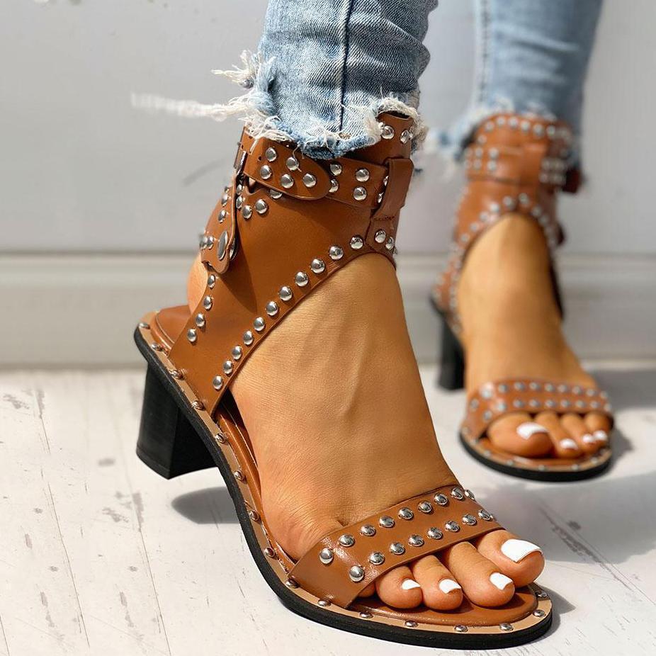 Meikoshoes Open Toe Rivet Chunky Heeled Sandals For Women