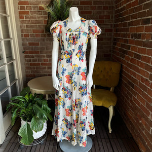 Online vintage boutique & in Pomona with modern vintage & 1950s dresses