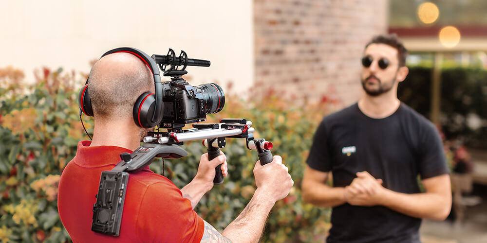 Moman on-camera wireless shotgun microphones are best for interviewing, podcasting, and live streaming. They are easy to mount and use, and can capture a high-quality sound with great clarity.