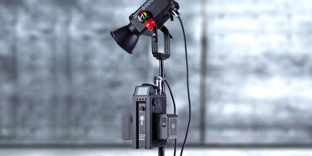 Moman v mount battery pack for photography lighting is compact, high-density, and widely compatible with kinds of camera gears.