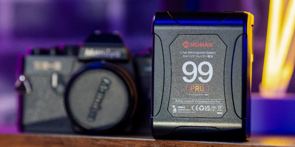 Moman Power 99 Pro is an external camera power supply with OLED screen display and D-tap. It is suitable for product photography, video producing, filmmaking, and so on.