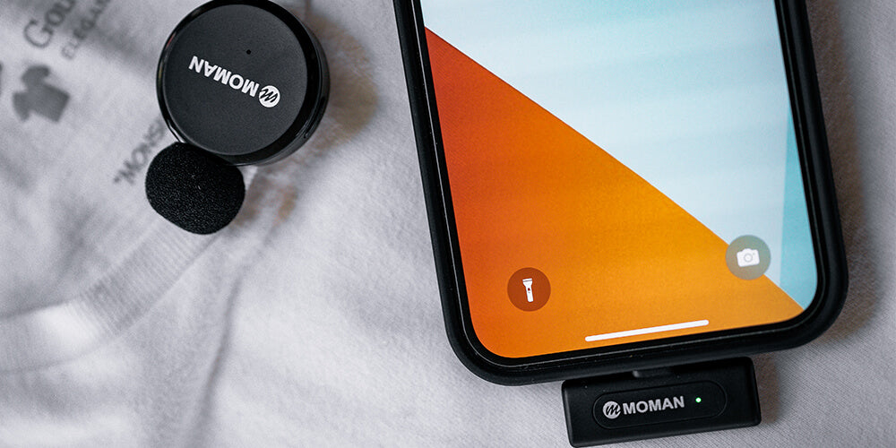 Moman CP2 is a compact wireless microphone for iPhone video recording with dual channel and fast-charging case. It is ideal for vlogs, interviews, podcast, etc.
