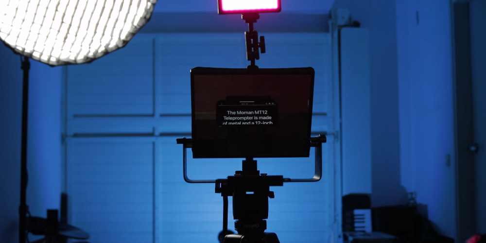 Moman MT12 studio teleprompter can use for laptop webcams, cameras, camcorders, smartphones. It has a large reading range thanks to the big and clear beam splitter glass.