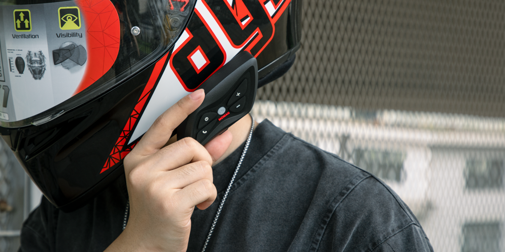 Moman H1 is a motorcycle 2 way communication, using the newest Bluetooth version tech of 5.1.