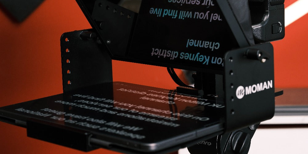 Moman Prompter App for Android devices can be operated and controlled by the Bluetooth remote, such as keyboard, foot pedal, and others.