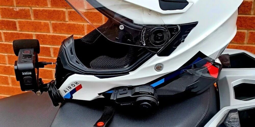 You can use the motorcycle two way helmet intercom for wireless communication, phone calls, music playing. It uses advanced Bluetooth tech for connection.
