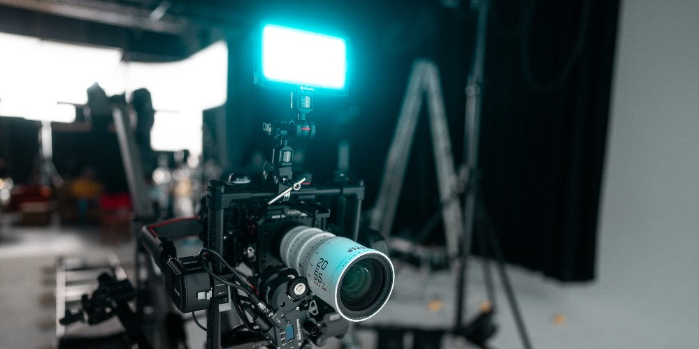 Moman on-camera panel video light ML9-RGB has 150 LED beads and CRI of 96, being ideal for filmmaking