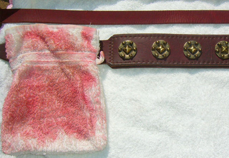 dye transfer (discoloration) from a leather dog leash