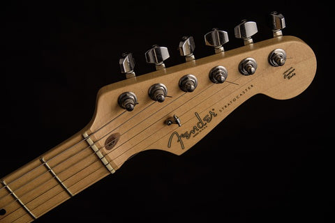 Fender stratocaster usa headstock