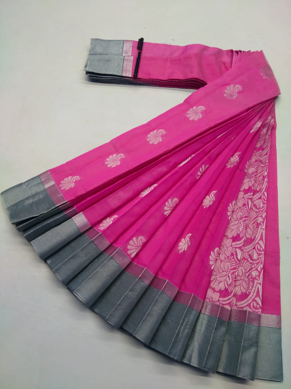 Soft Silk Cotton Saree with Silver Border – Chickpet Sarees