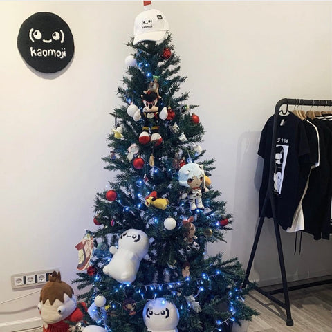 Chrismas tree decorated with anime merchandise and kaomoji plushies