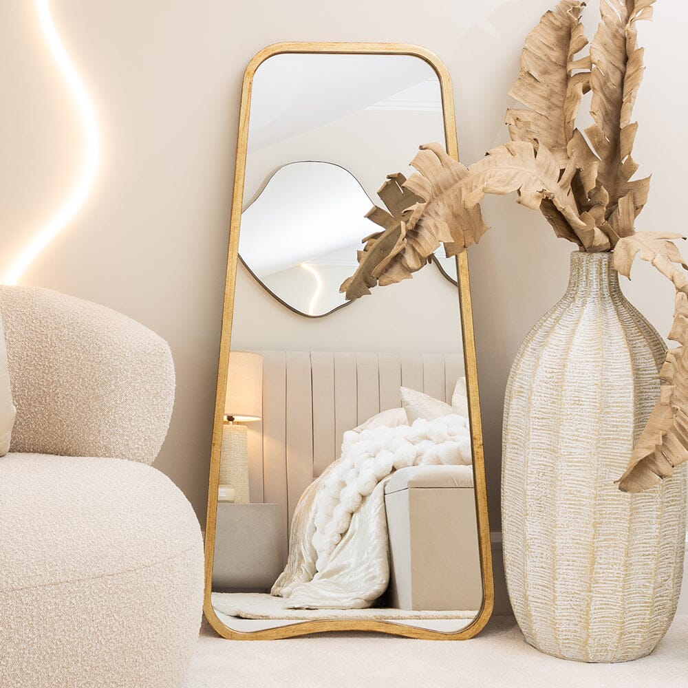 tesora-gold-curved-leaner-mirror-123cm-accessories-gallery-565480_fb708ade-e015-492b-a390-7395d1e8b07a