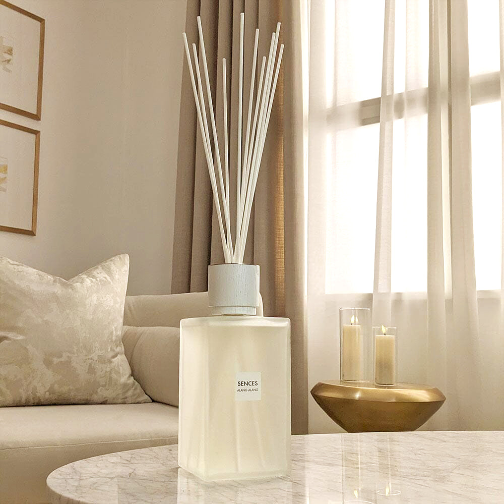 white-alang-alang-xl-statement-reed-diffuser-accessories-ch-726609_yellow_9b28ea23-ff8b-4e01-beee-3b7180953cd4